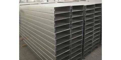 廣州鋁合金橋架廠家及電纜橋架價格解析——以廣州市南沙區(qū)興聯(lián)金屬制品廠（普通合伙）與配電柜應(yīng)用為例